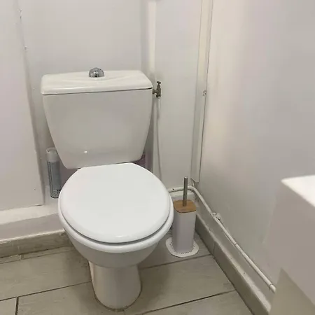 Apartment Joli T2 Refait A Neuf, Lumineux Et Accessible Marseilles
